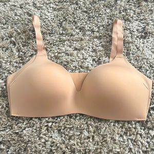 The bra is so silky😍 It’s so soft feels like a blanket!!